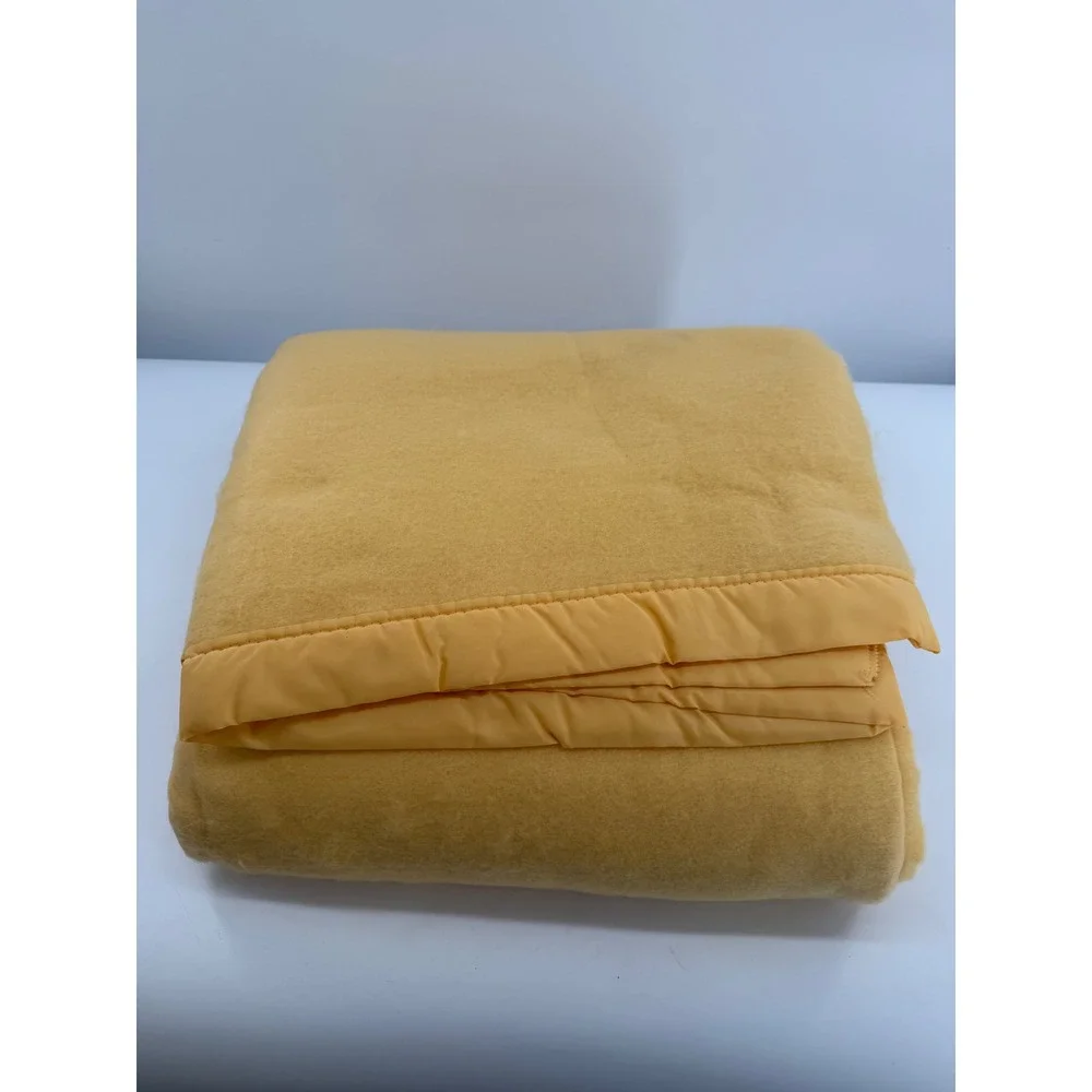 Fieldcrest Century 21 Blanket Full Size Yellow Vintage Acrylic NylonBinding New